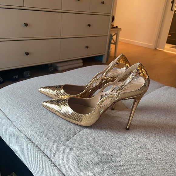 Aquazzura Gold Metallic Heels with braided detail - Picture 9 of 16